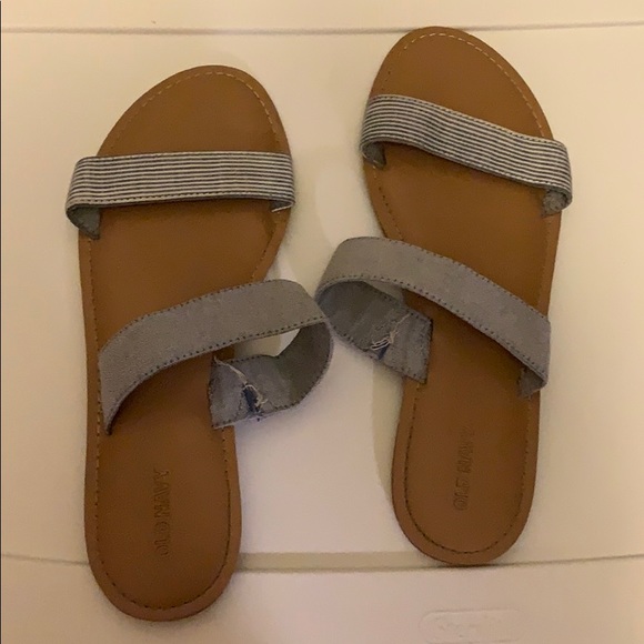 Old Navy Sandals - Picture 1 of 2